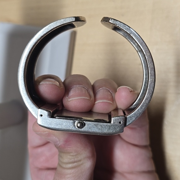 {Golden} Silver Color Greek Designs Women's Cuff Bangle Watch - Picture 7 of 8